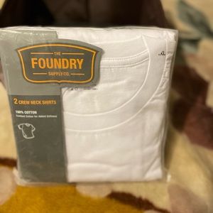 2 Men Crew Neck Shirts Size 4XL